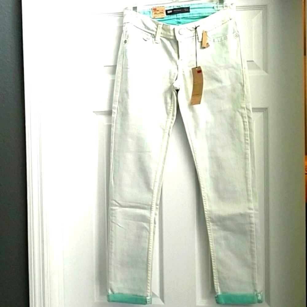 Nwt Levi's low-rise skinny Demi curve jeans
